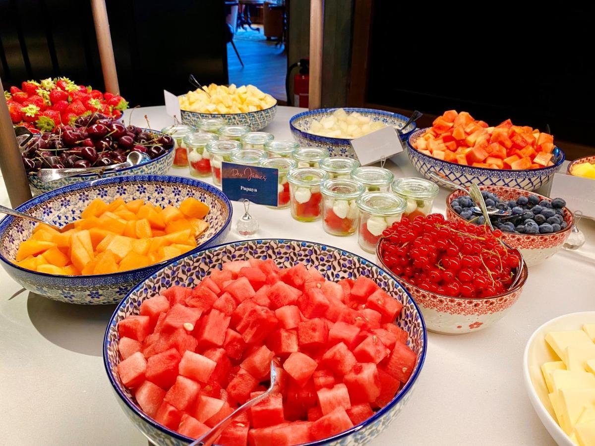 Das James Flensburg Exterior foto Fruit salad